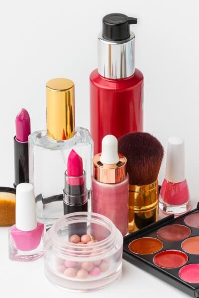 collection-beauty-products-with-copy-space